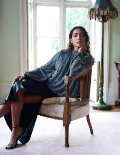 High Neck Puffball Hem Blouse(High Neck Puffball Hem Blouse)