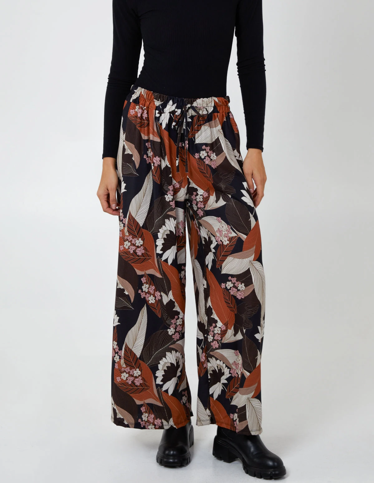 Leaf Print Trousers(Black Leaf Print Trousers) 2 Leaf Print Trousers(Black Leaf Print Trousers) - Image 2