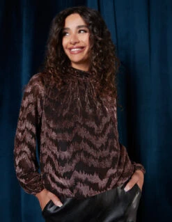 High Neck Puff Ball Top(High Neck Puff Ball Top)