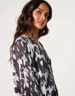 Metallic V Neck Bubble Hem Blouse(Metallic V Neck Bubble Hem Blouse) -Repertoire Fashion Store BV258423 BLUEPATTERN 0673