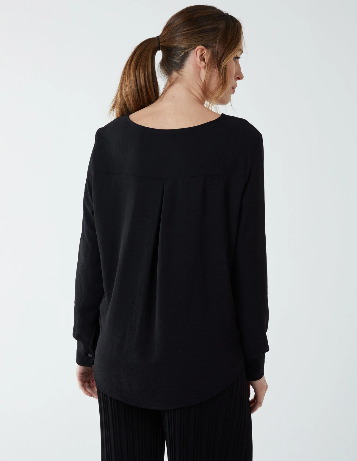 Crossover Woven Plain Blouse(Black Crossover Woven Plain Blouse) 4 Crossover Woven Plain Blouse(Black Crossover Woven Plain Blouse) - Image 4