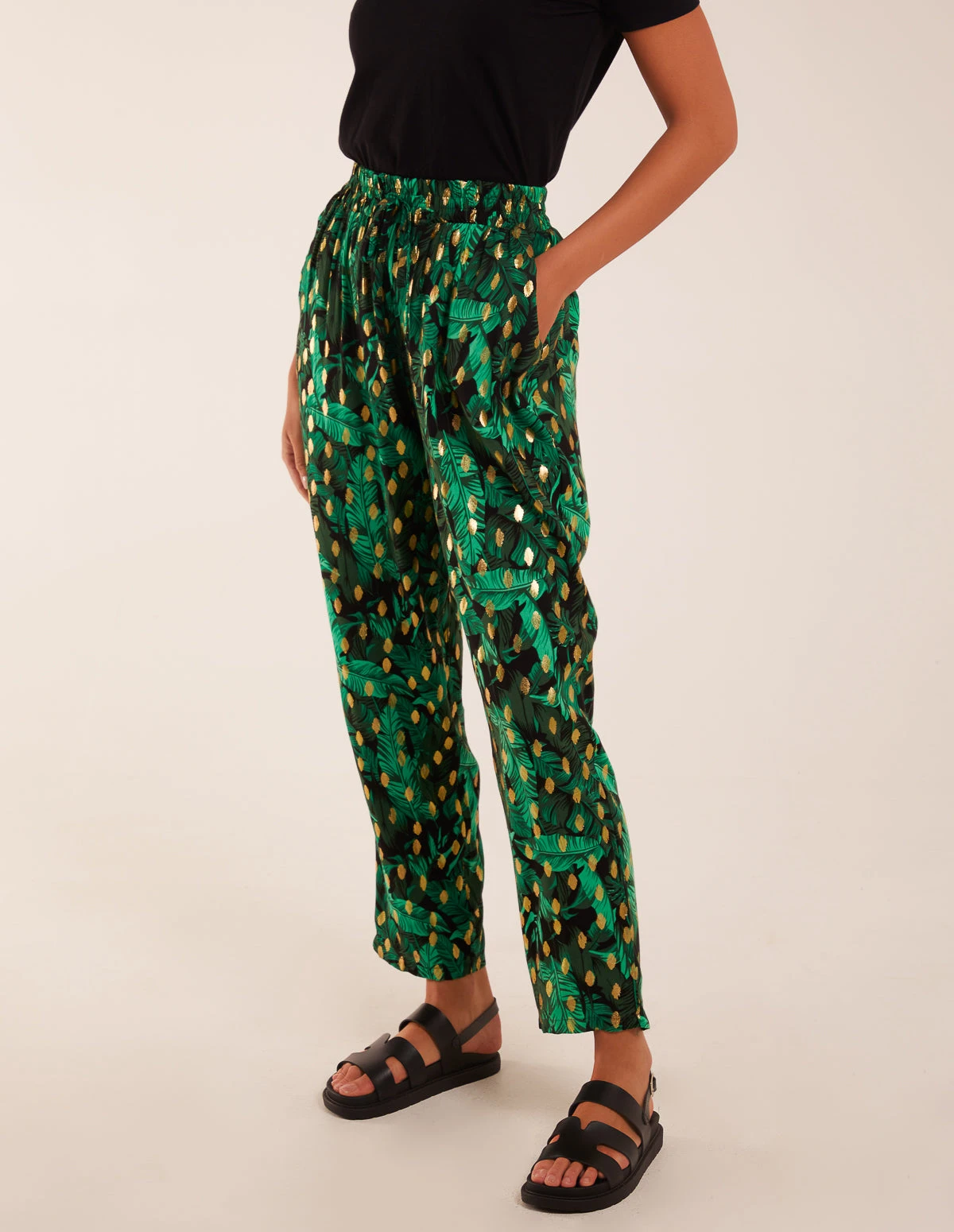 Foil Detail Capri Trousers(Green Foil Detail Capri Trousers) 1 Foil Detail Capri Trousers(Green Foil Detail Capri Trousers)