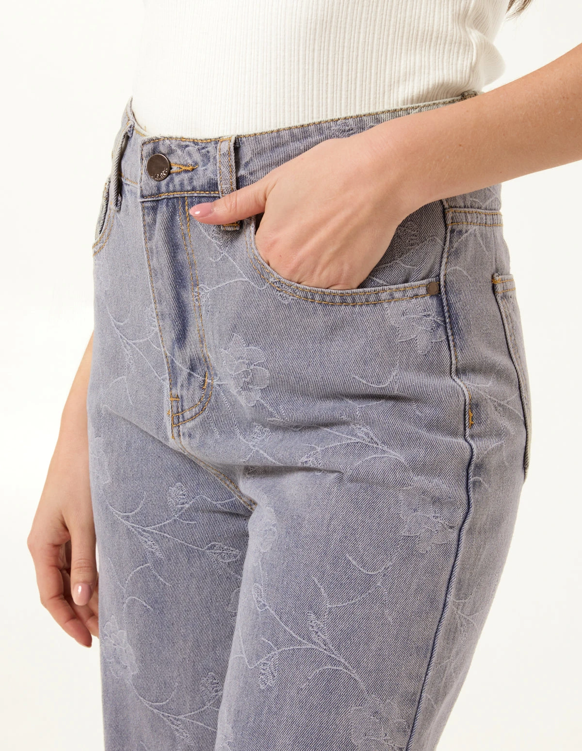 Flower Embroidered Jeans(Flower Embroidered Jeans) 3 Flower Embroidered Jeans(Flower Embroidered Jeans) - Image 3