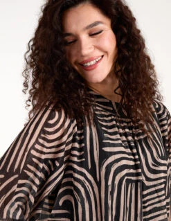 Geometric Swirl Bubble Hem Top(Geometric Swirl Bubble Hem Top) 6 Geometric Swirl Bubble Hem Top(Geometric Swirl Bubble Hem Top) -Repertoire Fashion Store BV4218 BLACKBEIGE 3