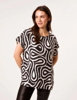 Round Neck Top With Abstract Print(Black Round Neck Top With Abstract Print)