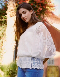 Sun Flower Lace Sleeve Blouse(Ivory Sun Flower Lace Sleeve Blouse)