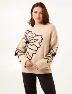 Large Flower Embroidery Jumper(Beige Large Flower Embroidery Jumper)