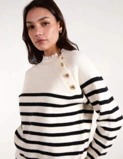 Horizontal Stripes Shoulder Button Detailed Jumper(Horizontal Stripes Shoulder Button Detailed Jumper)