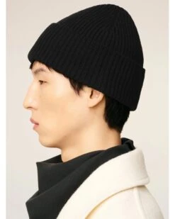 Ami Unisex De Coeur Logo Beanie Black -Repertoire Fashion Store ami unisex de coeur logo beanie black p46868 318990 image