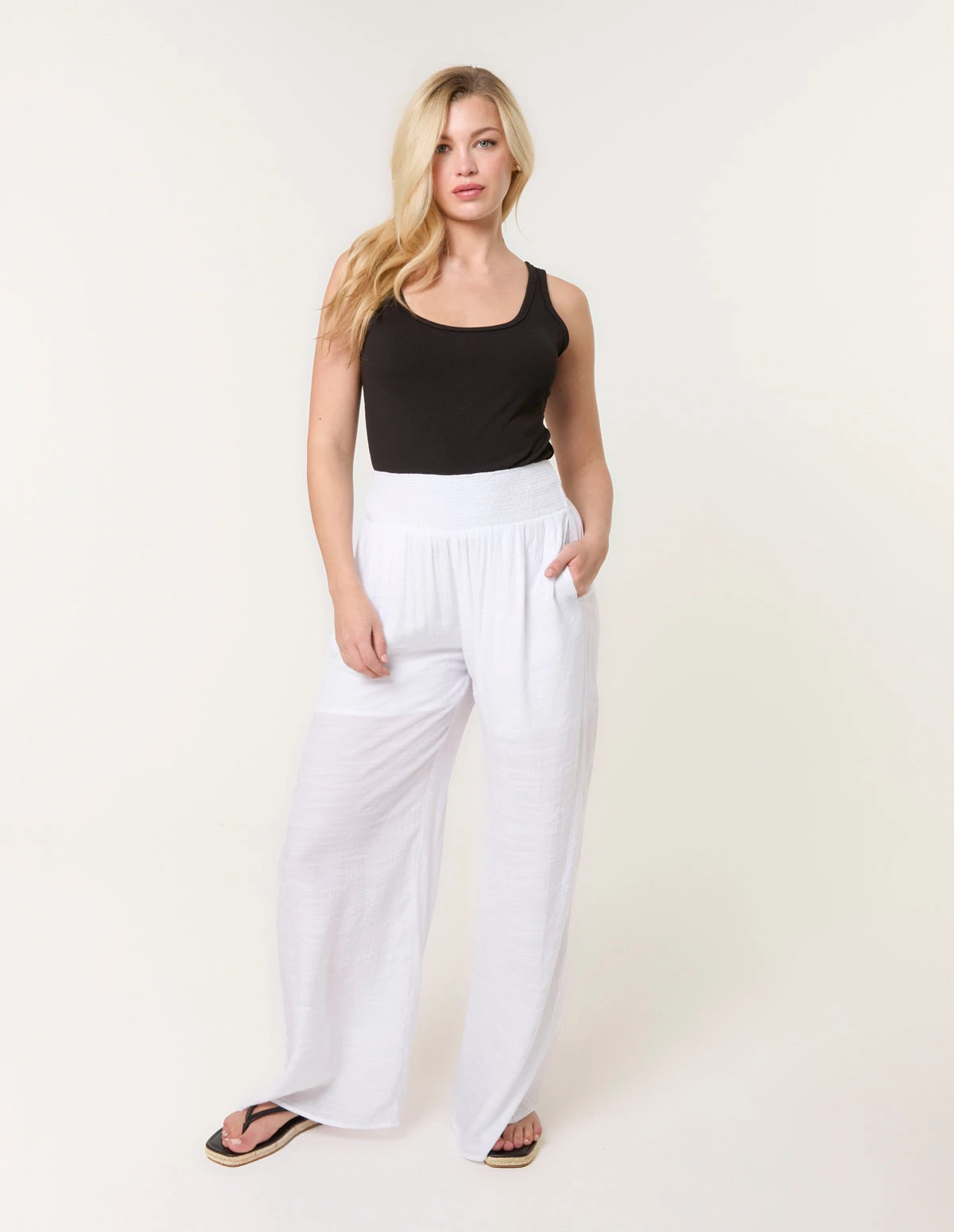 Shirred Trousers(White Shirred Trousers) 1 Shirred Trousers(White Shirred Trousers)
