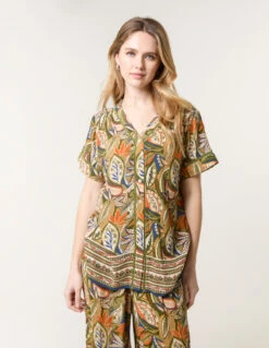 Border Print Button Front Top(Border Print Button Front Top)