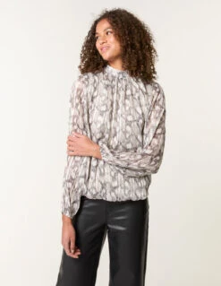 Rhinestone Studded Snake Print Blouse(Rhinestone Studded Snake Print Blouse)