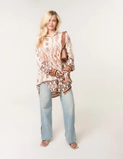 Shirt With Geometric Print(Shirt With Geometric Print)