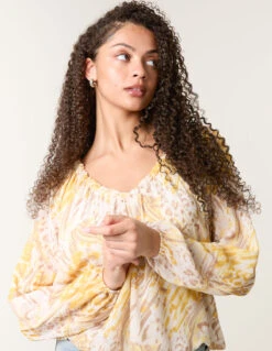 V Neck Gathered Bubble Hem Top(Lemon V Neck Gathered Bubble Hem Top)