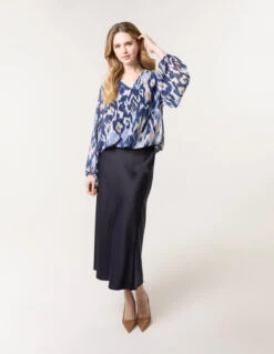 V Neck Watercolour Print Blouse(Nay V Neck Watercolour Print Blouse) -Repertoire Fashion Store bv4749 navy 40937