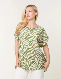 Animal Printed Diamante Detailed Top(Khaki Animal Printed Diamante Detailed Top)