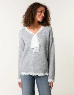 Lace Trim Pussy Bow Jumper(Lace Trim Pussy Bow Jumper)